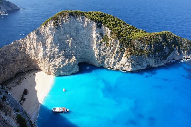 Private Luxury 6.5m 140hp Speedboat cruise Shipwreck & Blue Caves - Seeing Navagio Beach the right way