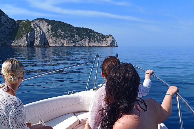 Private Luxury 6.5m 140hp Speedboat cruise Shipwreck & Blue Caves - Entering the Blue Caves at Skinari