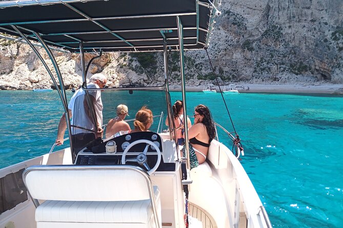 Private Luxury 6.5m 140hp Speedboat cruise Shipwreck & Blue Caves - FAQ