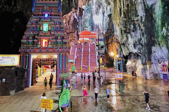 Private Tour Kuala Lumpur with Petronas Twin Towers Observation Deck & Batu Cave - Batu Caves and the 272 colorful steps