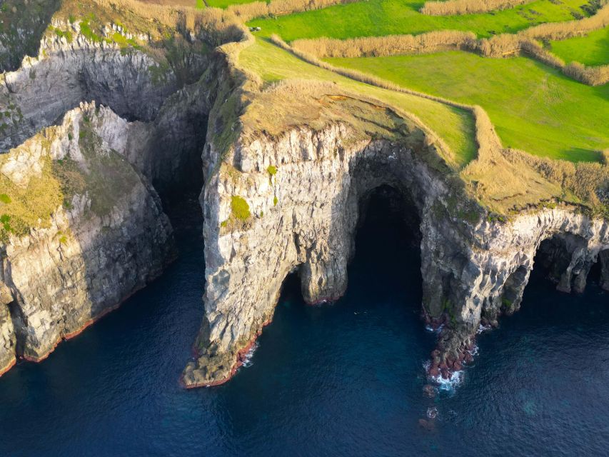 Rabo de Peixe: Cave Boat Tour on The North Coast - What the small boat changes