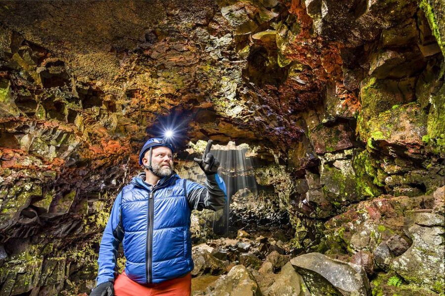 Raufarhólshellir Lava Tunnel: Underground Expedition - The lights-out moment is the tour’s best trick