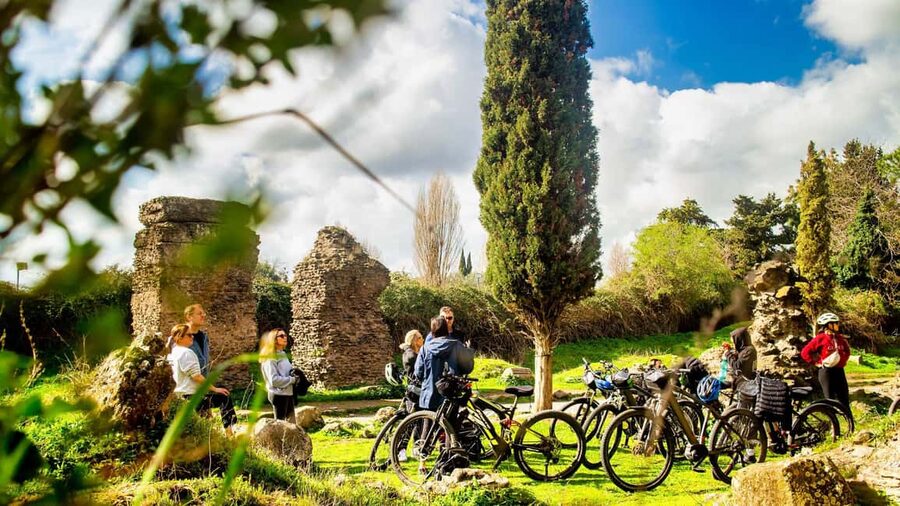 Rome: Appian Way Aqueducts Bike Tour (UPG Catacombs & Lunch) - Porta San Sebastiano and the first ride outside the walls