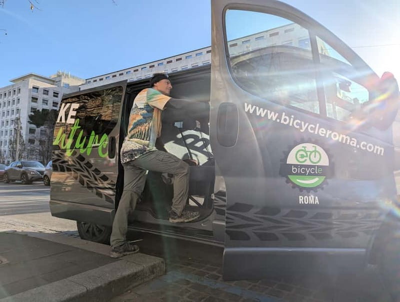 Rome: Appian Way, Catacombs & Aqueducts by eBike + Transfer - How much effort does the e-bike tour require?