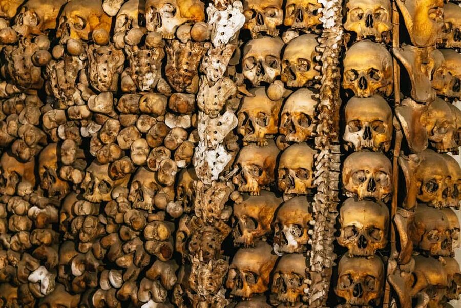 Rome: Capuchin Crypts and Catacombs Tour with Transfers - Guides, group size, and the pace