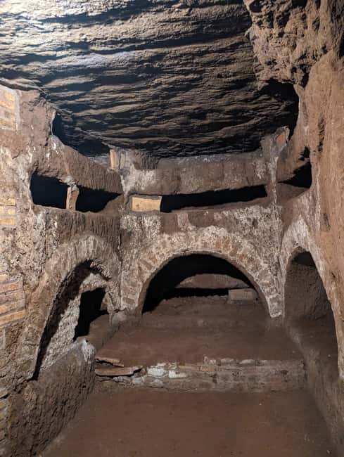 Rome: Catacombs Skip-the-Line Tour in English - Why the San Domitilla Catacombs are worth your time