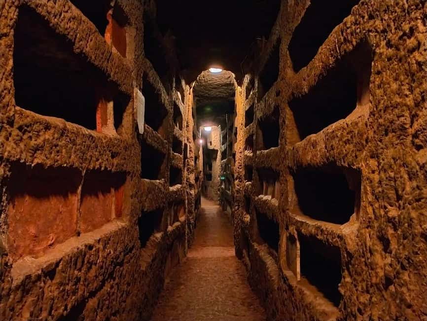Rome: Catacombs Skip-the-Line Tour in English - Entering the underground world of San Domitilla