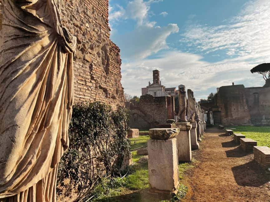 Rome: Colosseum Underground and Arena Tour - How the small group changes the experience