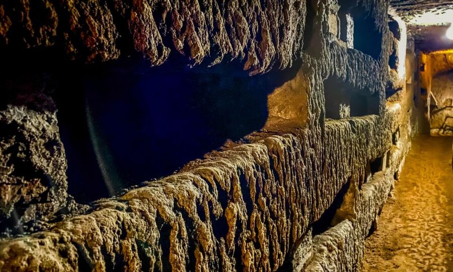 Rome: Guided Roman Catacombs Tour with Transfers - Which guide language and group size should you choose?