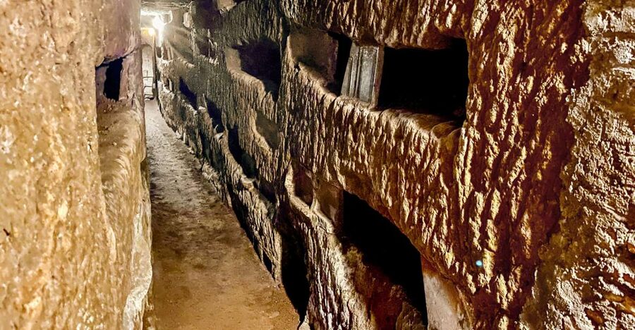 Rome: Guided Roman Catacombs Tour with Transfers - The 15-minute ride toward the Appian Way