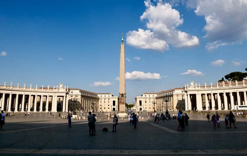 Rome: Guided Tour of St. Peter's Basilica, Grottoes & Square - The massive canopy and the Basilica’s vertical scale