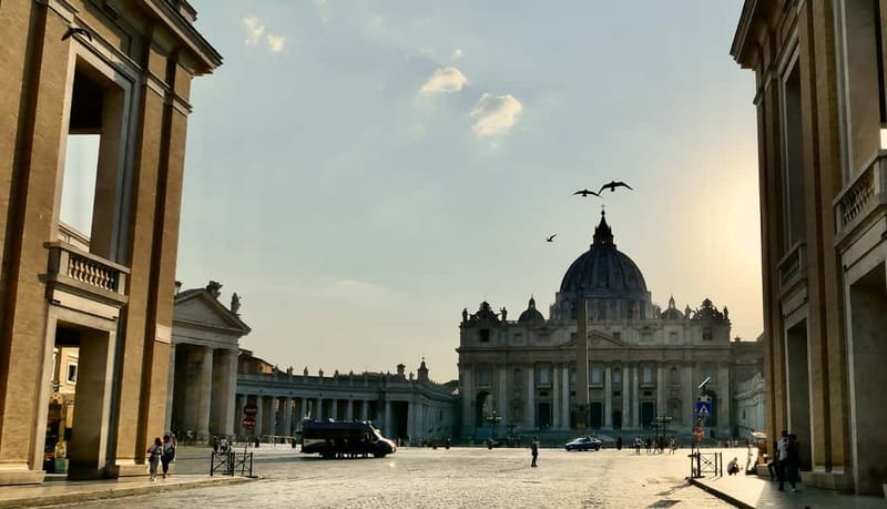 Rome: Guided Tour of St. Peter's Basilica, Grottoes & Square - What the $29 price buys you