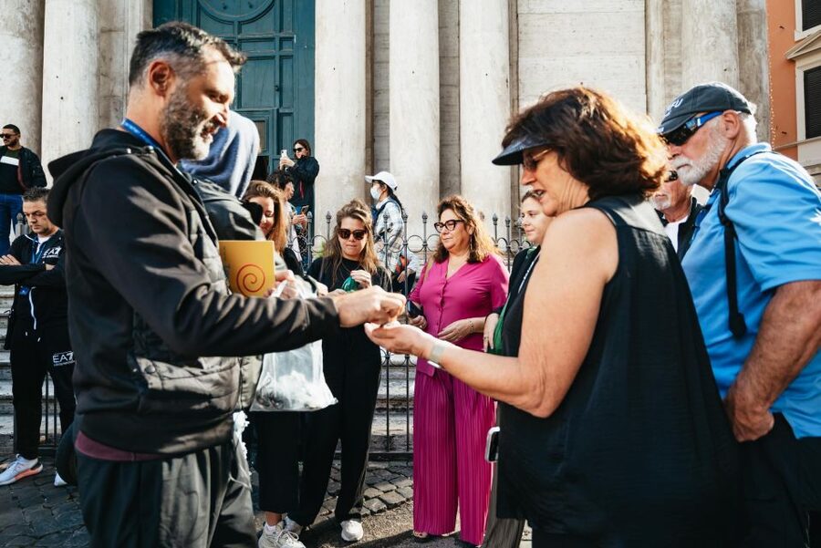 Rome: Trevi Fountain and Underground Guided Tour - Trevi Fountain first: more than a photo stop