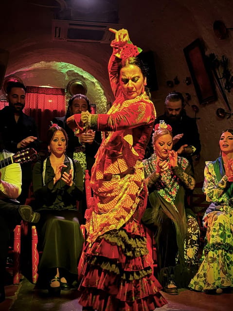 Sacromonte: Flamenco Show at Cuevas Los Tarantos Tickets - The included drink and optional food