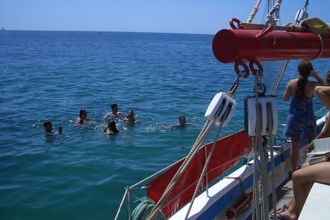 Sail, Swim & Tapas - Getting close to Ponta da Piedade