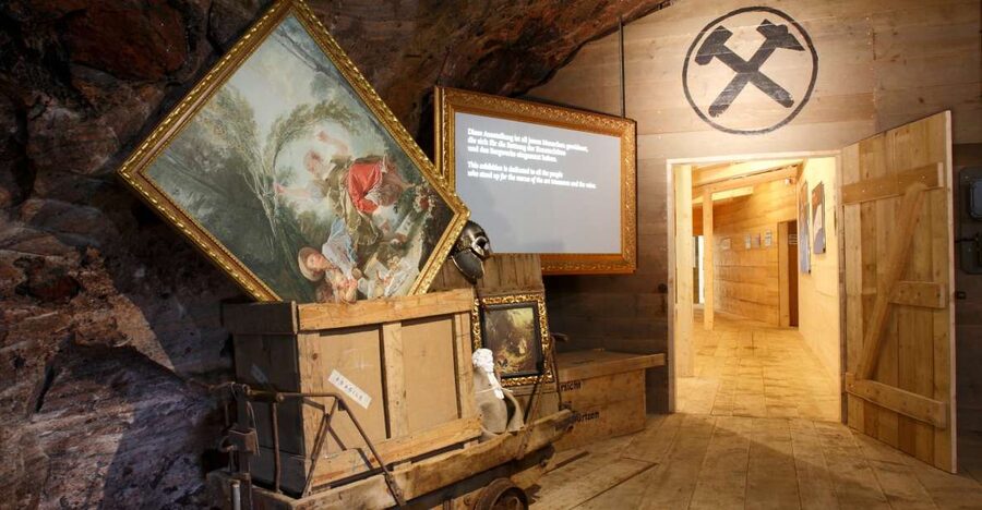 Salzwelten Altaussee: Salt Mine Entrance Ticket - Orange and red salt in the dark tunnels