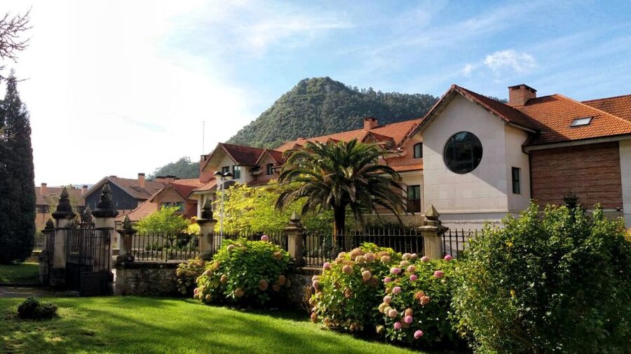 Santander: El Castillo Caves & Paleolithic Art Tour - Puente Viesgo, the Pas River, and the countryside