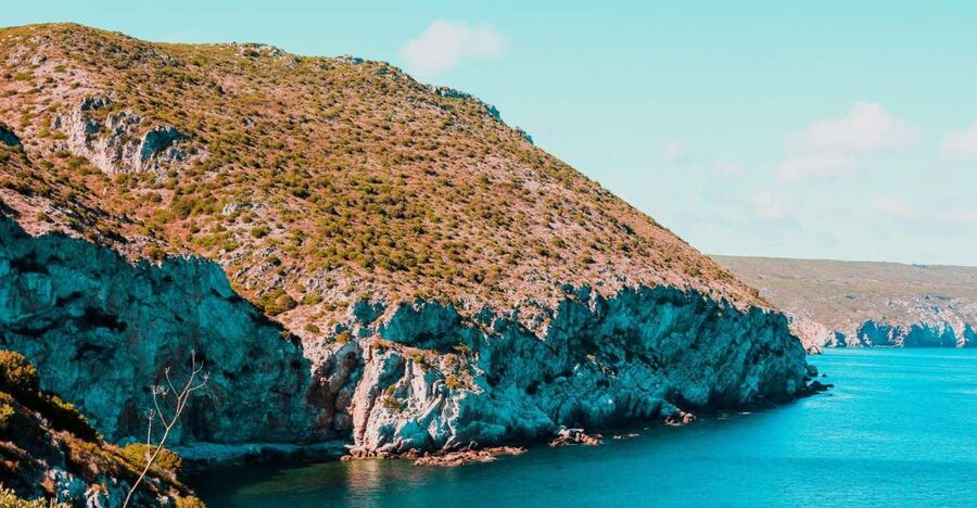 Sesimbra: Arrábida Beaches & Caves Boat Tour with Snorkeling - Ribeiro do Cavalo: the first swim