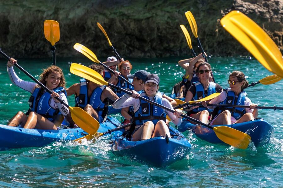 Sesimbra: Arrabida Natural Park & Caves Guided Kayaking Tour - The first 85 minutes: caves, coves, and cliff views