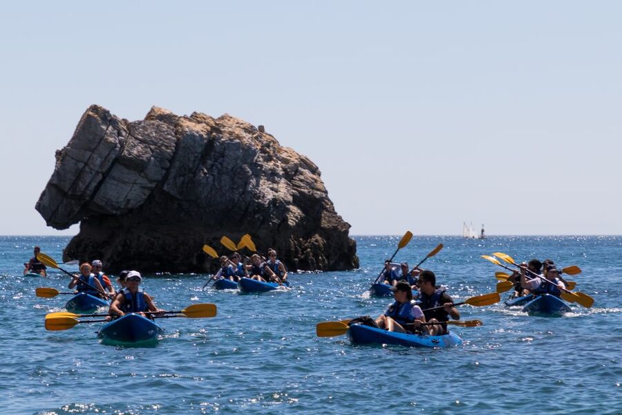 Sesimbra: Arrabida Natural Park & Caves Guided Kayaking Tour - The return paddle to Sesimbra