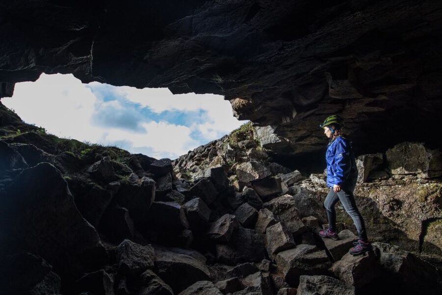 Silfra: Leidarendi Lava Caving & Snorkeling Tour with Photos - What the guides add to the day