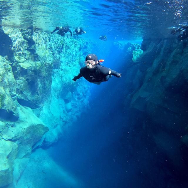 Silfra: Leidarendi Lava Caving & Snorkeling Tour with Photos - Photos, hot chocolate, and the useful extras