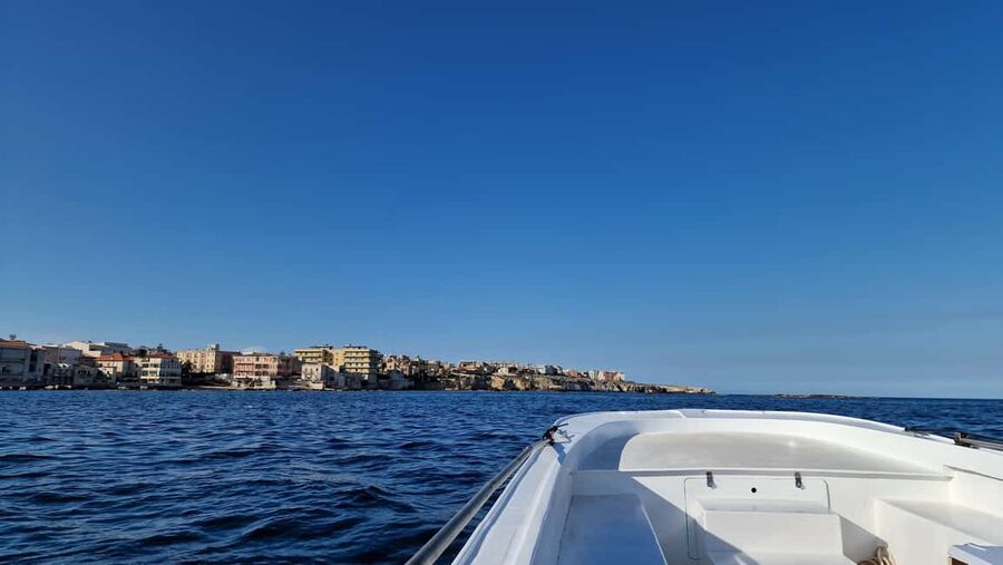 Siracusa: Ortigia & Sea Caves Boat Tour w/ Prosecco & Fruit - Should you book the Ortigia sea caves tour?