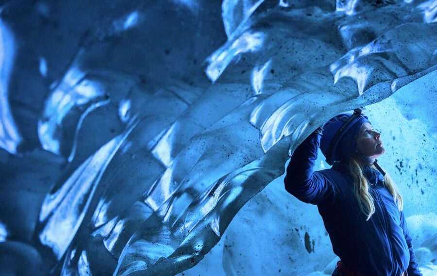 Skaftafell: Ice Cave Tour and Glacier Hike - When guides make the difference