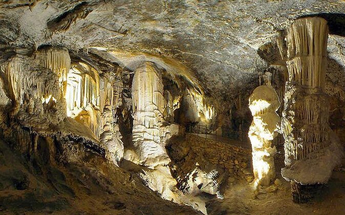 Slovenia in One Day: Lake Bled, Postojna Cave and Predjama Castle - Predjama Castle and the story of Erazem