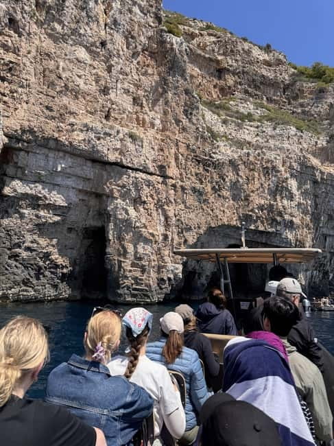 Split/Podstrana: Blue Cave, Hvar & 6 Islands Speedboat Trip - Sea conditions, clothing, and comfort