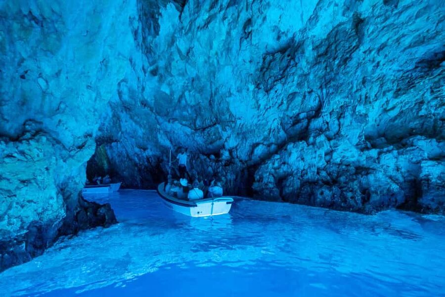 Split/Trogir: Blue Cave, Mamma Mia, Hvar and 5 Island Tour - What the speedboat ride is really like