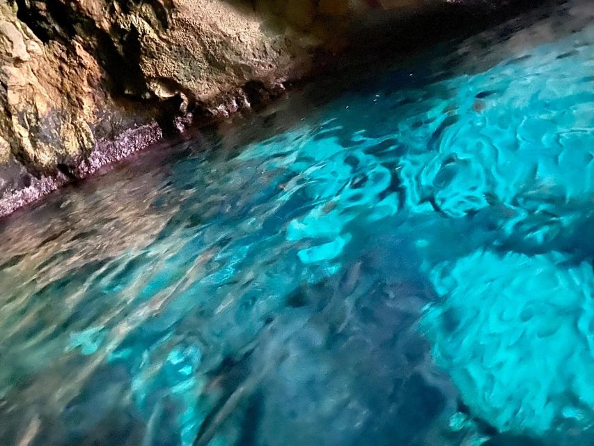 Syracuse: Tour of Ortigia Island & Caves with Local Skipper - Arethusa Spring and the Alfeo Promenade