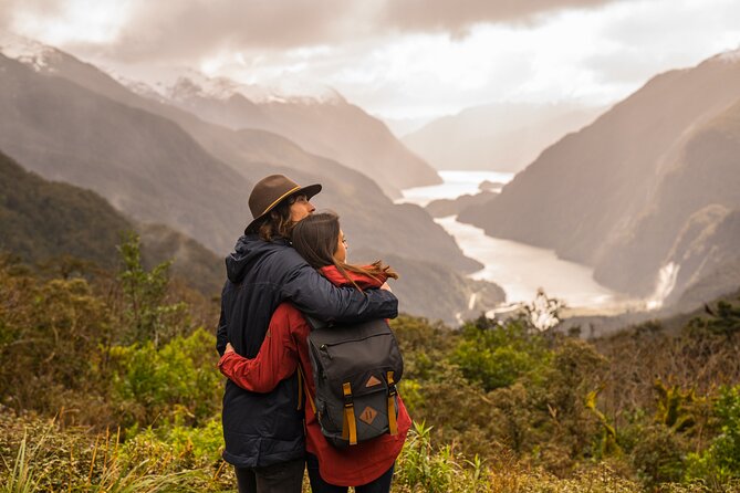 Te Anau Glow Worm Caves Tour - What the cave formations add to the visit