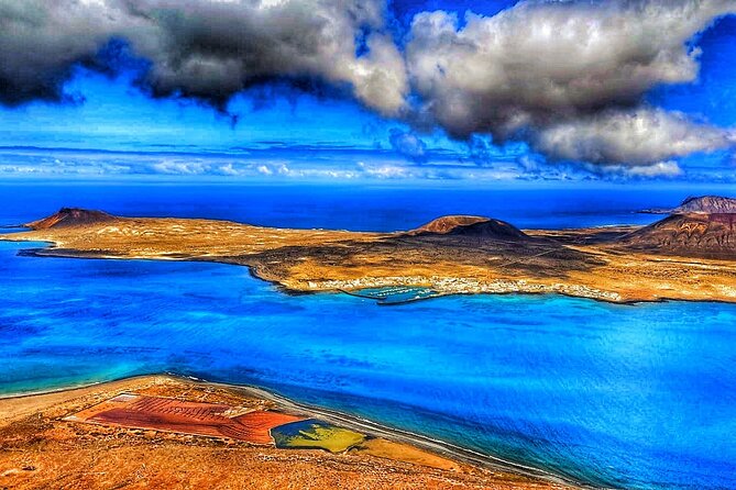 Tour to Timanfaya, Jameos del Agua, Cueva de los Verdes and viewpoint from the cliff - Why this tour works for a first day in Lanzarote