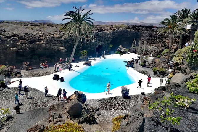 Tour to Timanfaya, Jameos del Agua, Cueva de los Verdes and viewpoint from the cliff - The camel stop, and the cost of choosing not to ride
