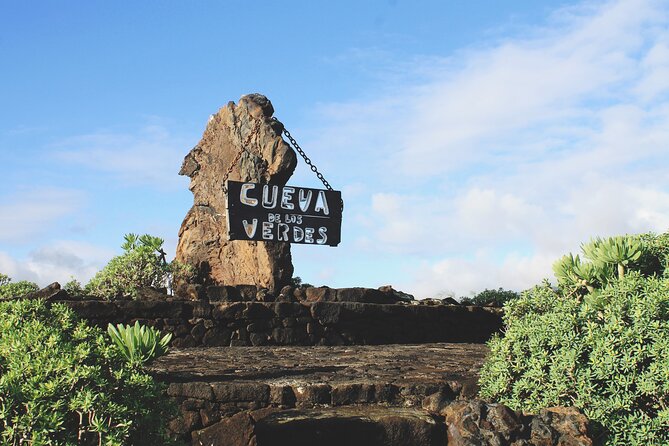 Tour to Timanfaya, Jameos del Agua, Cueva de los Verdes and viewpoint from the cliff - Timanfaya National Park and the Fire Mountains