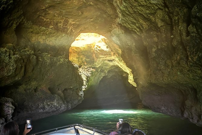 Traditional Tour - Benagil Cave - What the guide adds to the outing