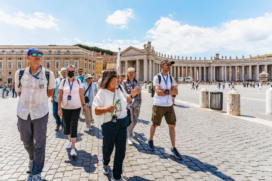 Vatican: St. Peter's Basilica, Square, Grottoes Guided Tour - Inside St. Peter’s Basilica