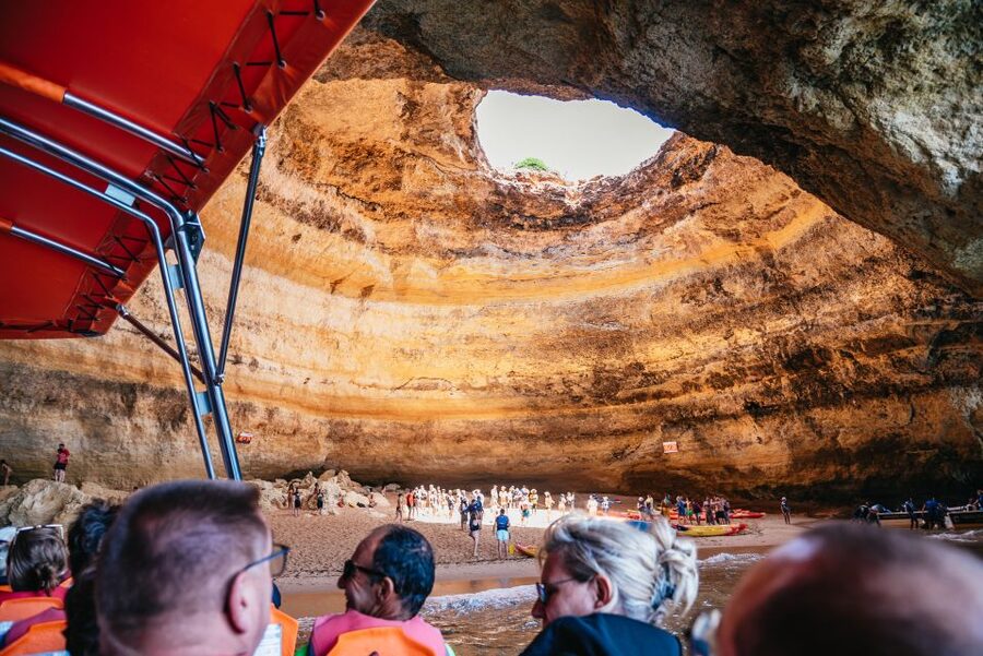 Vilamoura: Benagil Cave Boat Tour with Entry&Dolphin search - What the ride feels like in real conditions