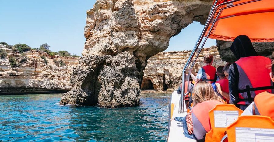 Vilamoura: Benagil Cave Boat Tour with Entry&Dolphin search - Entering Benagil Cave by boat
