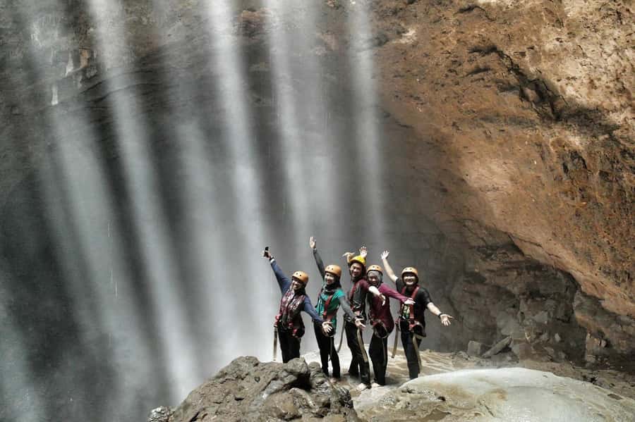 Yogyakarta: Jomblang Cave and Pindul Cave all inclusive Trip - Lunch and a change of pace