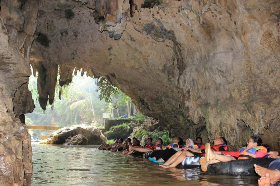 Yogyakarta: Jomblang Cave and Pindul Cave all inclusive Trip - Floating through Pindul Cave