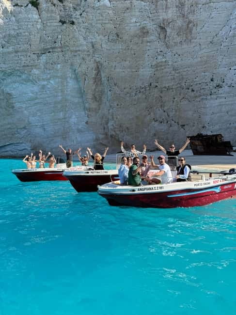 Zakynthos: Shipwreck & Caves Private Boat Tour with Skipper - A long chain of caves, arches, and rock shapes
